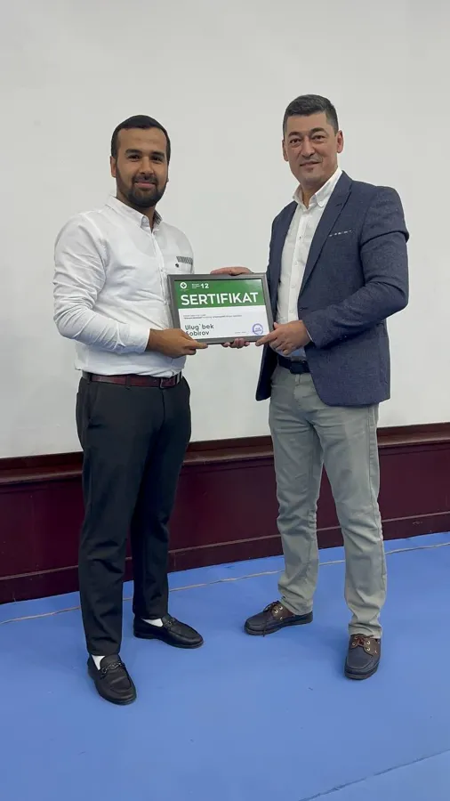 Receiving the Sales Doctor certificate
